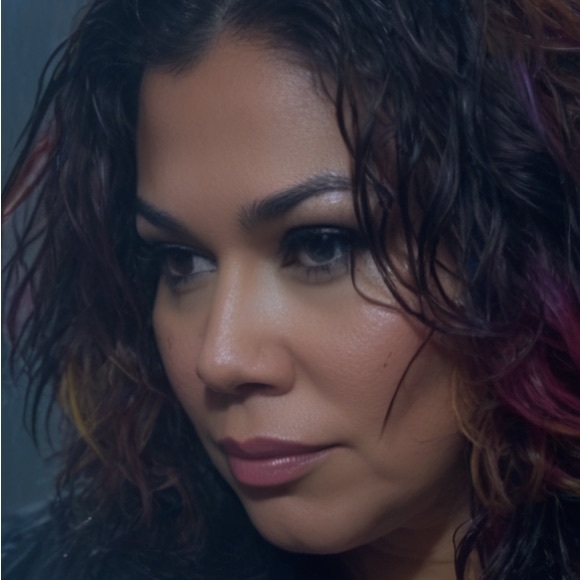 Meet your Posher, Thya - Picture 2 of 2